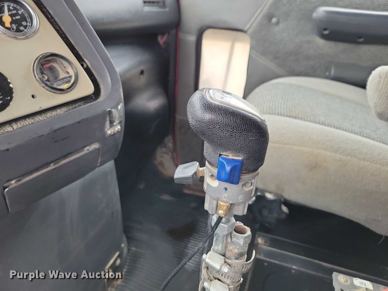 image for item NK9935 1994 Ford L9000 dump truck