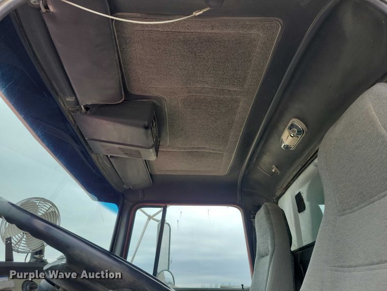 image for item NK9935 1994 Ford L9000 dump truck