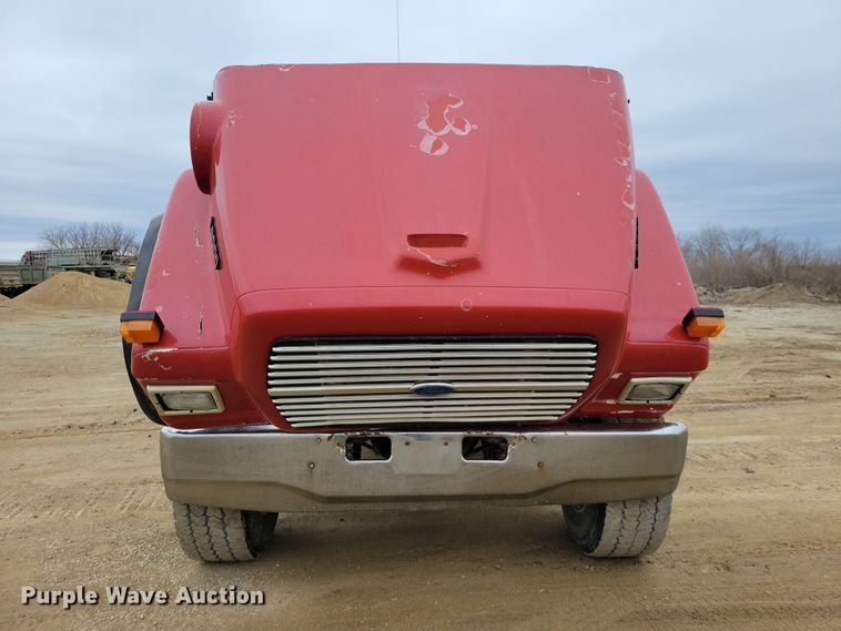 image for item NK9935 1994 Ford L9000 dump truck