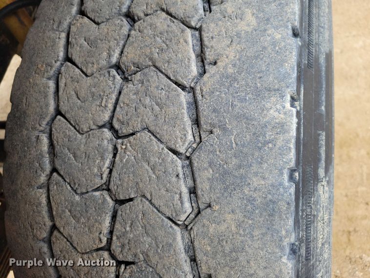 image for item NK9935 1994 Ford L9000 dump truck