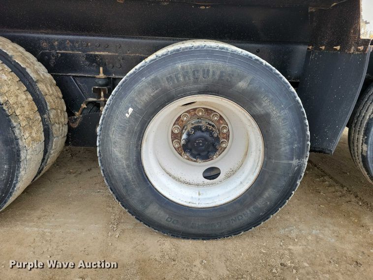 image for item NK9935 1994 Ford L9000 dump truck