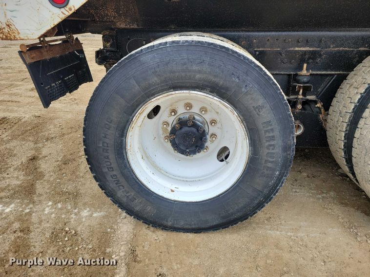 image for item NK9935 1994 Ford L9000 dump truck