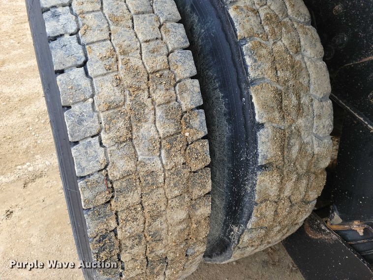 image for item NK9935 1994 Ford L9000 dump truck