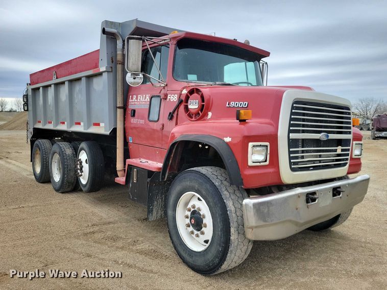 image for item NK9937 1994 Ford LT9000 dump truck