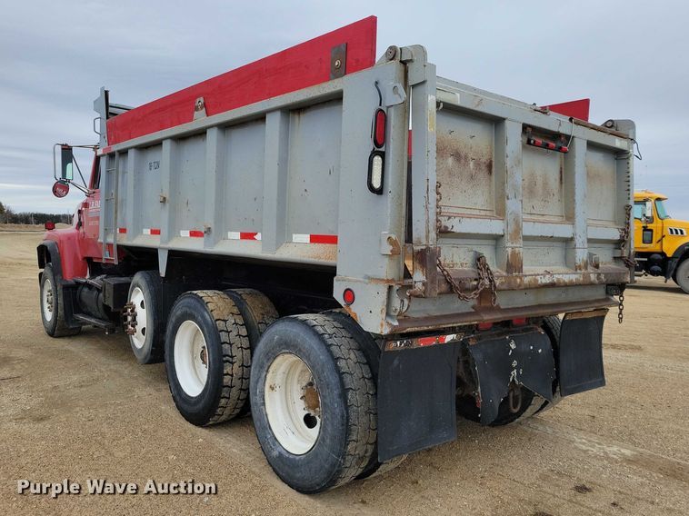 image for item NK9937 1994 Ford LT9000 dump truck