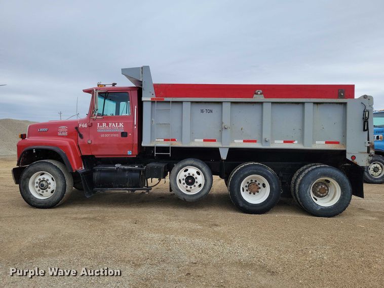 image for item NK9937 1994 Ford LT9000 dump truck
