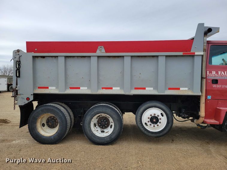 image for item NK9937 1994 Ford LT9000 dump truck