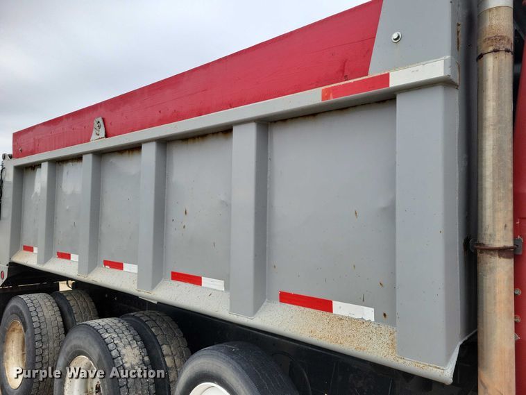 image for item NK9937 1994 Ford LT9000 dump truck