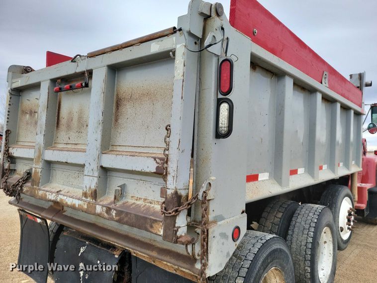 image for item NK9937 1994 Ford LT9000 dump truck