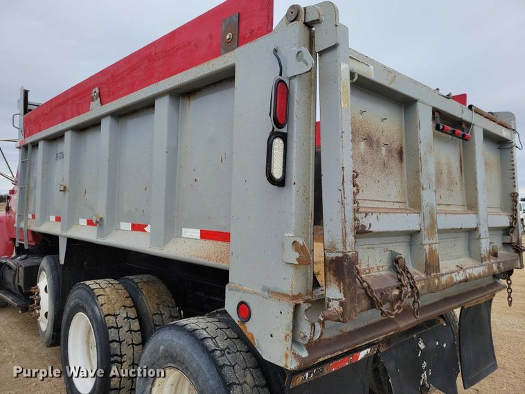 image for item NK9937 1994 Ford LT9000 dump truck