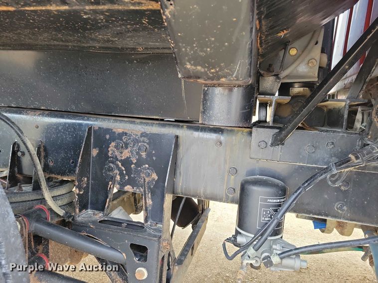 image for item NK9937 1994 Ford LT9000 dump truck