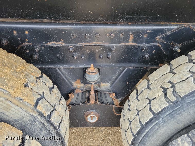 image for item NK9937 1994 Ford LT9000 dump truck