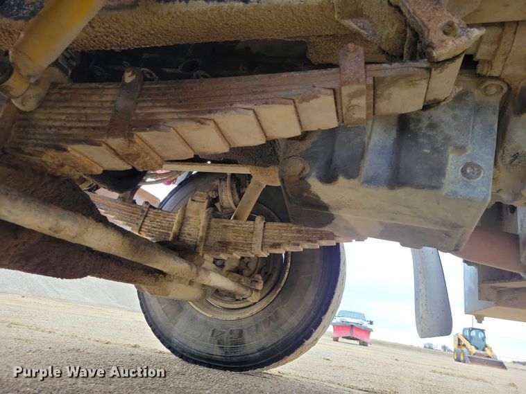 image for item NK9937 1994 Ford LT9000 dump truck