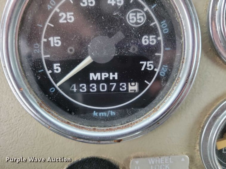 image for item NK9937 1994 Ford LT9000 dump truck