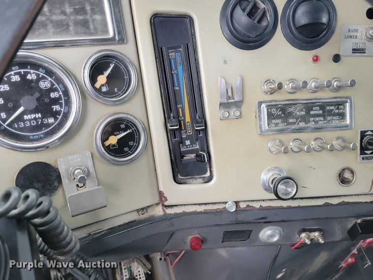 image for item NK9937 1994 Ford LT9000 dump truck