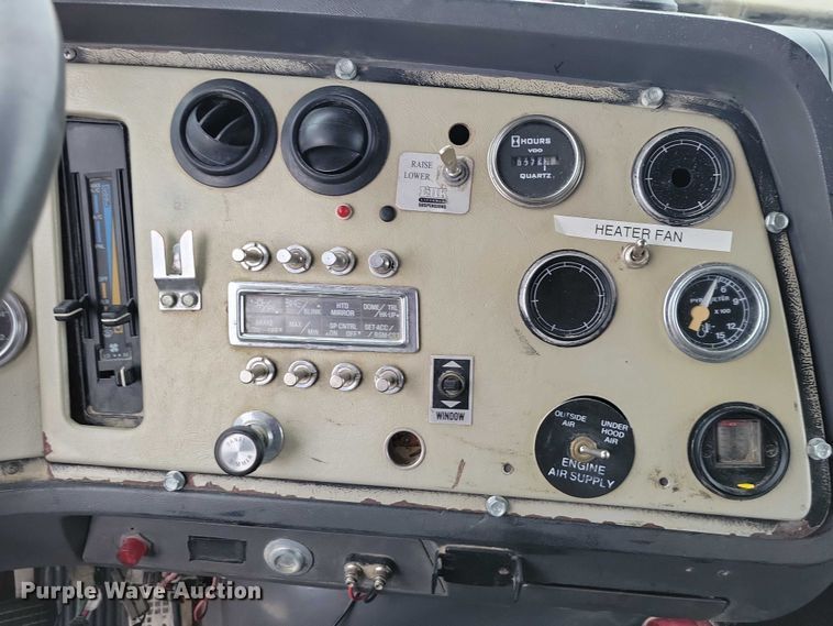 image for item NK9937 1994 Ford LT9000 dump truck