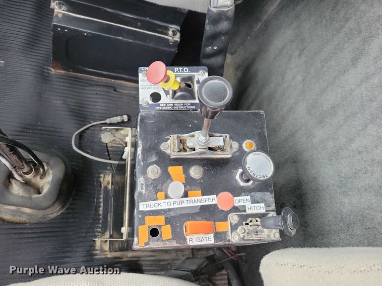 image for item NK9937 1994 Ford LT9000 dump truck