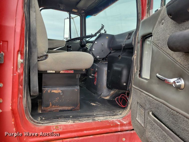 image for item NK9937 1994 Ford LT9000 dump truck