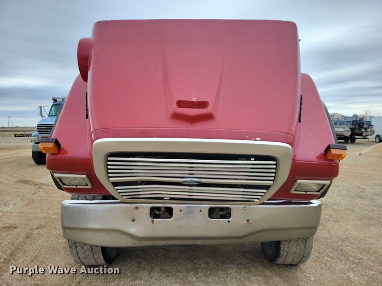 image for item NK9937 1994 Ford LT9000 dump truck