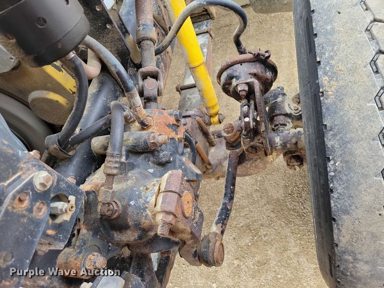 image for item NK9937 1994 Ford LT9000 dump truck