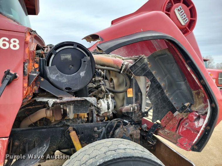 image for item NK9937 1994 Ford LT9000 dump truck