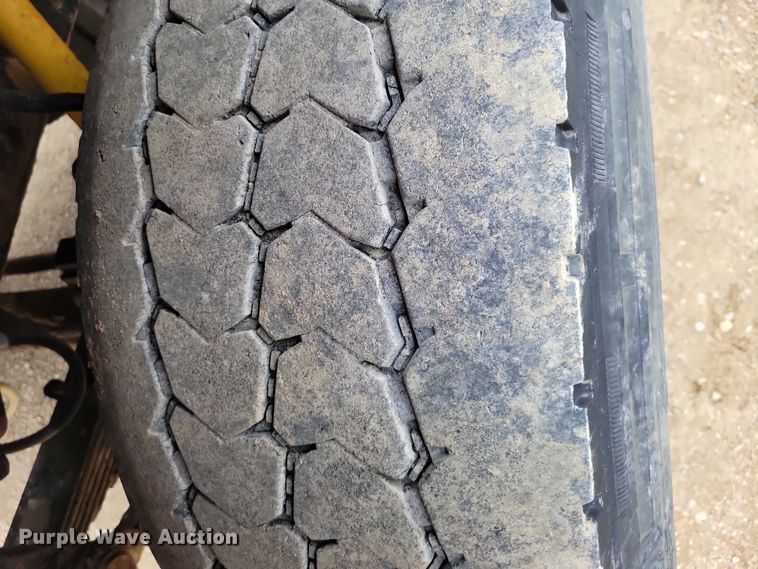 image for item NK9937 1994 Ford LT9000 dump truck