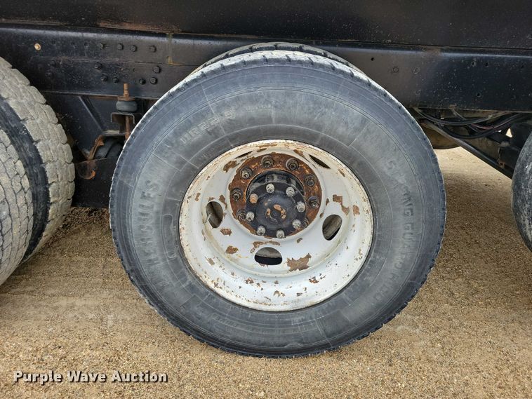 image for item NK9937 1994 Ford LT9000 dump truck