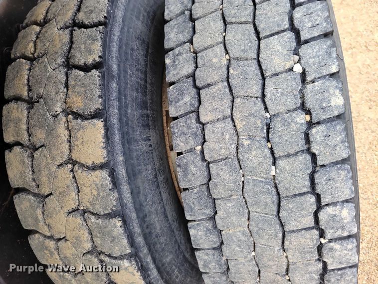 image for item NK9937 1994 Ford LT9000 dump truck