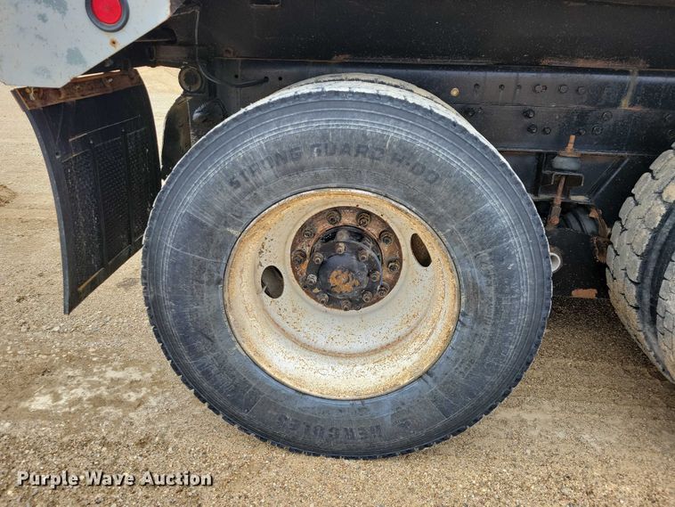 image for item NK9937 1994 Ford LT9000 dump truck