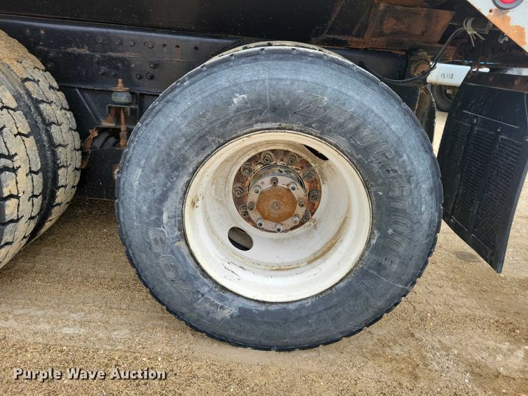 image for item NK9937 1994 Ford LT9000 dump truck