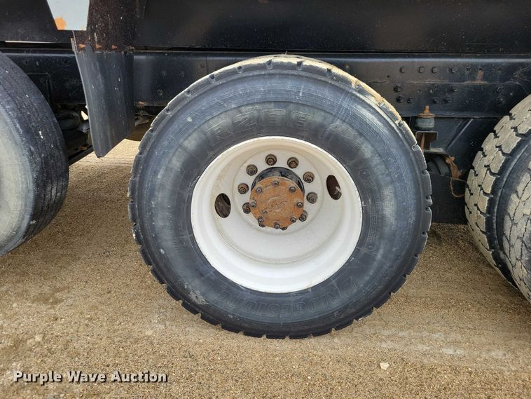 image for item NK9937 1994 Ford LT9000 dump truck