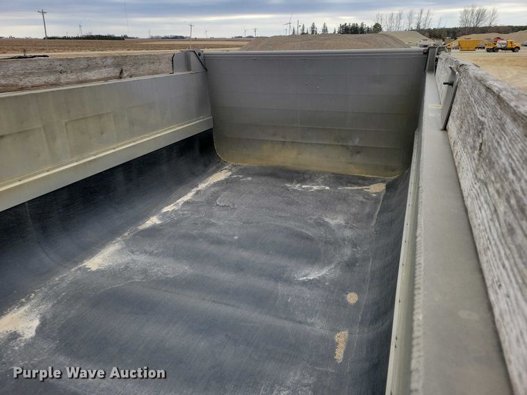 image for item NK9938 2007 Sterling LT9500 dump truck