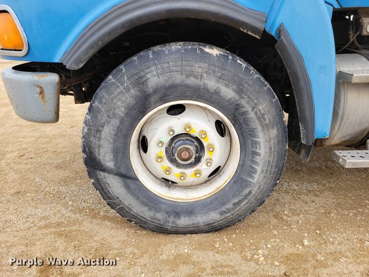 image for item NK9938 2007 Sterling LT9500 dump truck