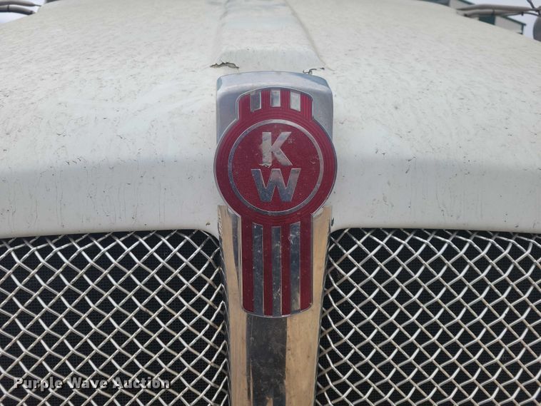 image for item NK9940 2005 Kenworth T300 utility / service truck