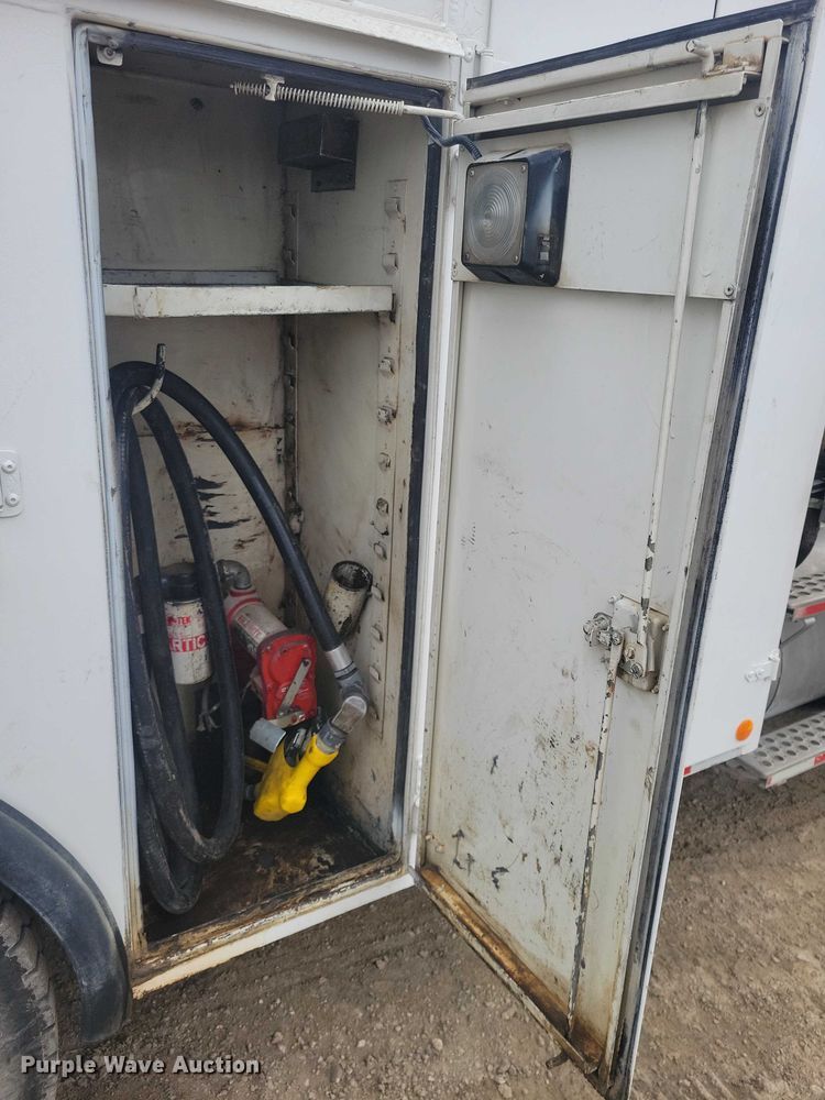 image for item NK9940 2005 Kenworth T300 utility / service truck