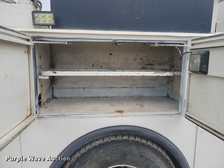 image for item NK9940 2005 Kenworth T300 utility / service truck