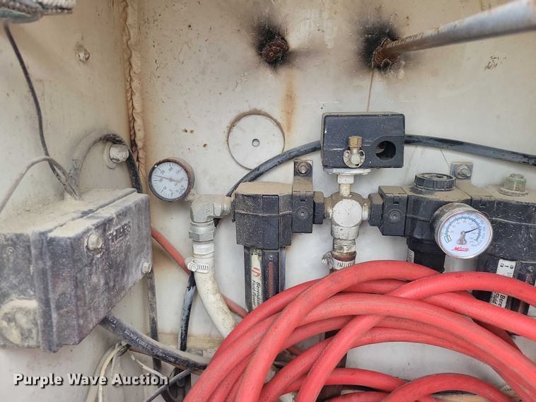 image for item NK9940 2005 Kenworth T300 utility / service truck