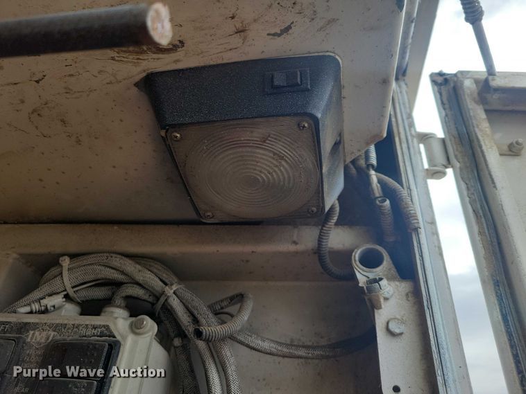 image for item NK9940 2005 Kenworth T300 utility / service truck