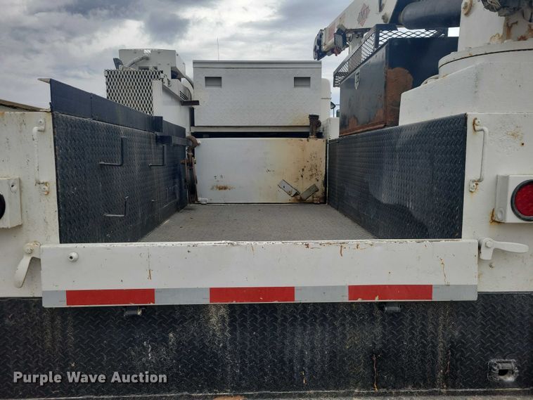 image for item NK9940 2005 Kenworth T300 utility / service truck