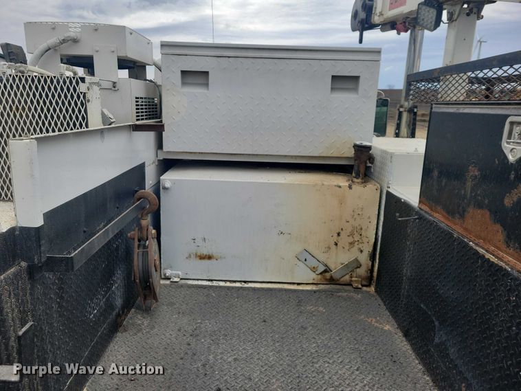 image for item NK9940 2005 Kenworth T300 utility / service truck