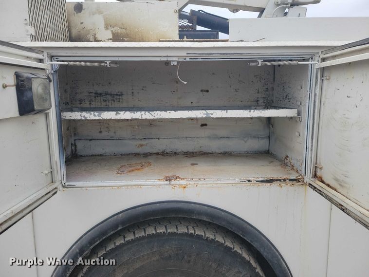 image for item NK9940 2005 Kenworth T300 utility / service truck