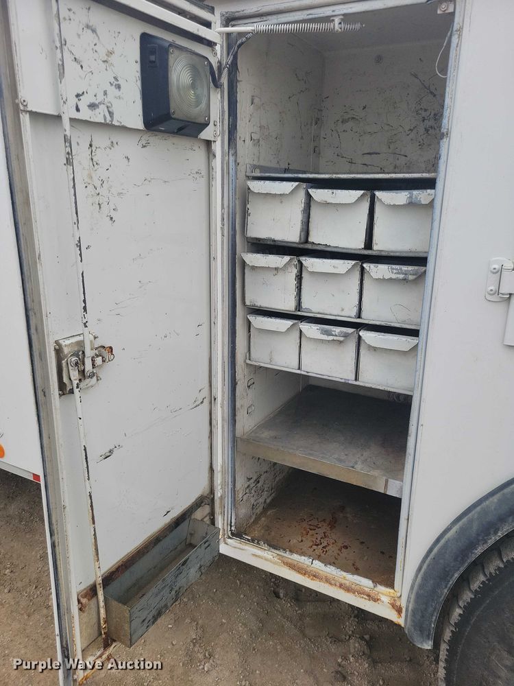 image for item NK9940 2005 Kenworth T300 utility / service truck