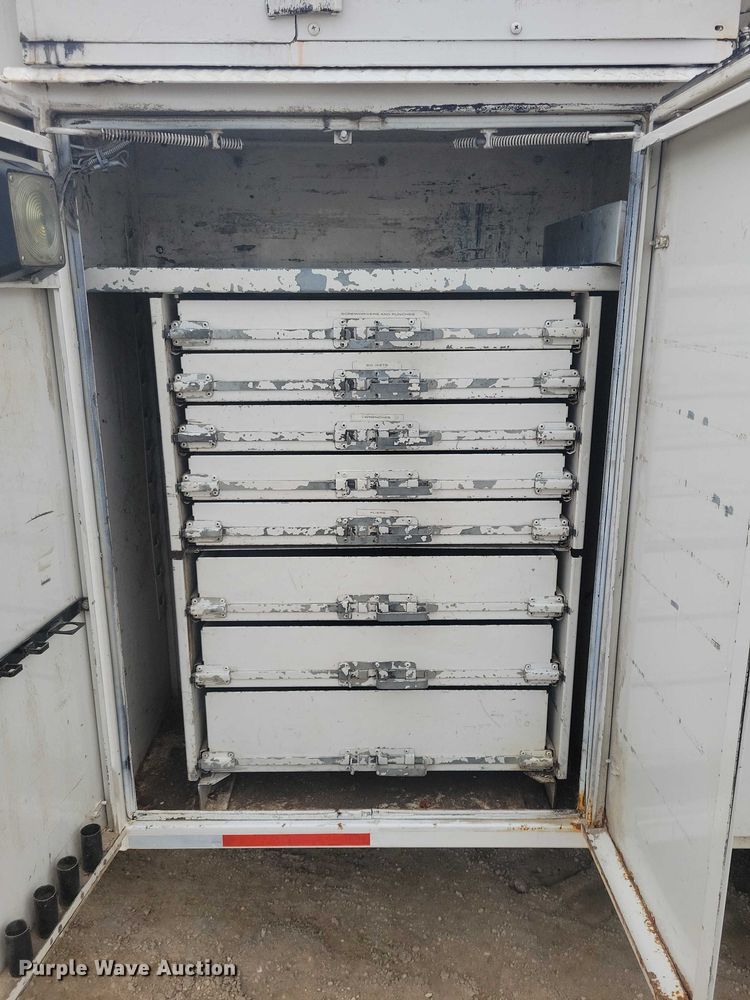 image for item NK9940 2005 Kenworth T300 utility / service truck