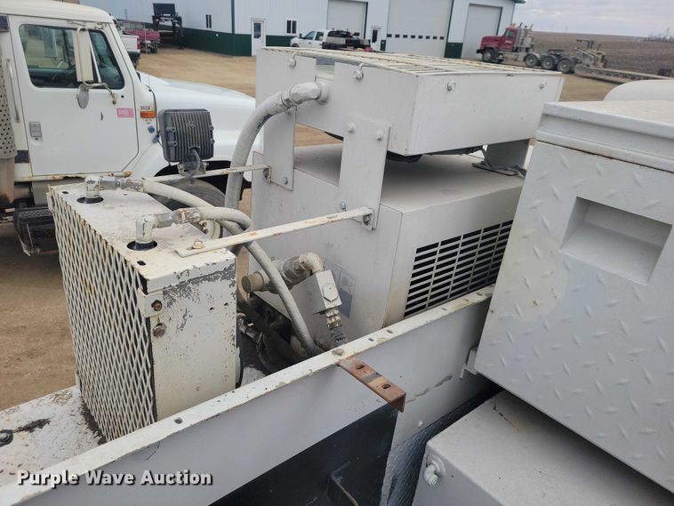 image for item NK9940 2005 Kenworth T300 utility / service truck