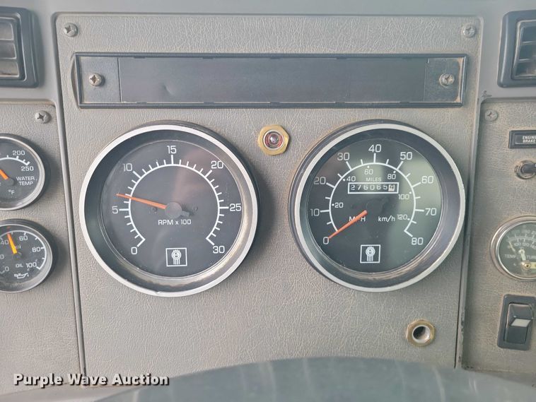 image for item NK9940 2005 Kenworth T300 utility / service truck