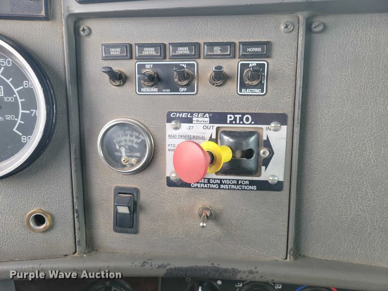 image for item NK9940 2005 Kenworth T300 utility / service truck