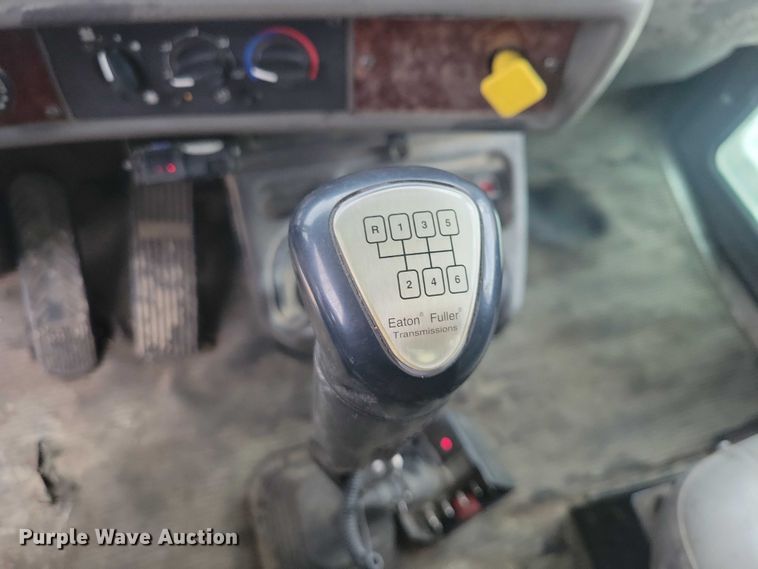 image for item NK9940 2005 Kenworth T300 utility / service truck