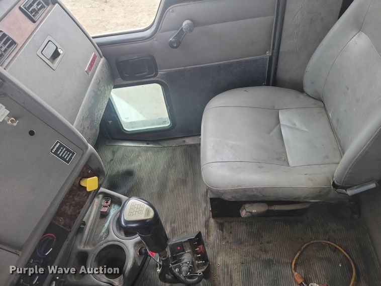 image for item NK9940 2005 Kenworth T300 utility / service truck