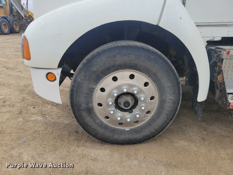 image for item NK9940 2005 Kenworth T300 utility / service truck