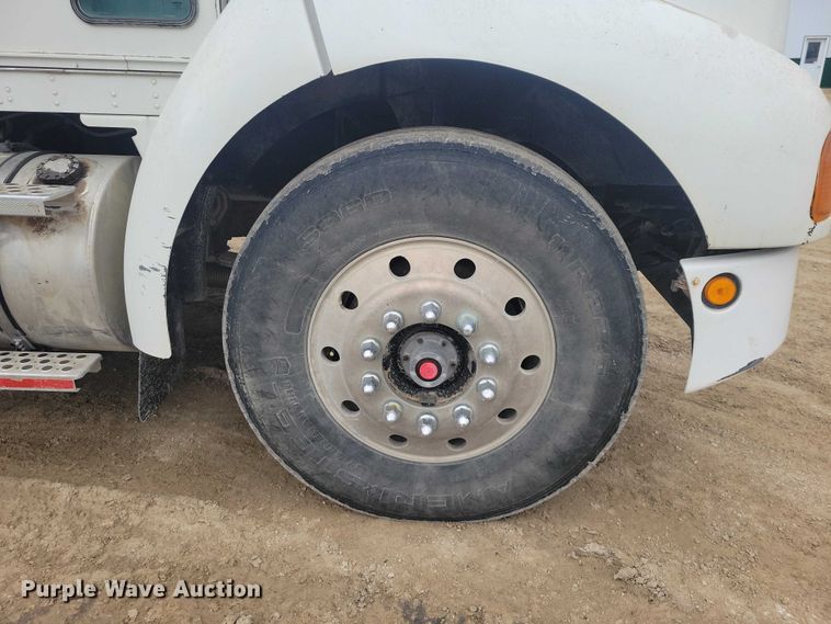 image for item NK9940 2005 Kenworth T300 utility / service truck